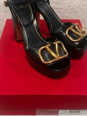 Valentino Garavani Black V Logo Signature Platform Heels - size 37.5